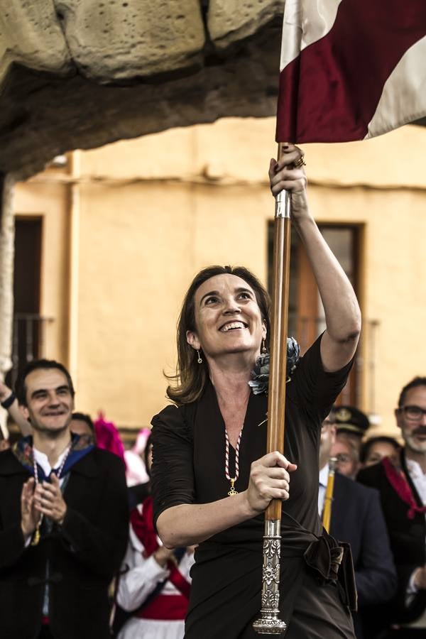 Fotos: Gamarra dedica los &#039;banderazos&#039; de San Bernabé a la Agrupación Municipal de Protección Civil y las sociedades gastronómicas logroñesas