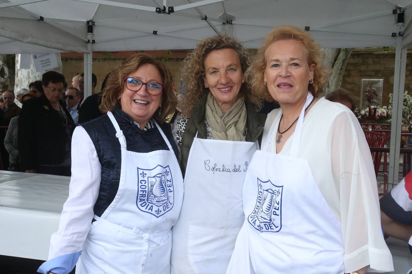 Fotos: Logroño volvió a cumplir con la tradición del pan y el pez por San Bernabé (II)