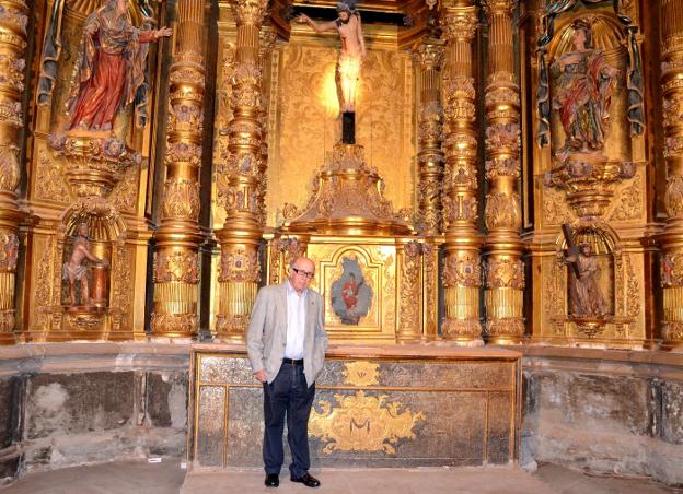 José Antonio Royo, en la capilla del Cristo de la pelota. 