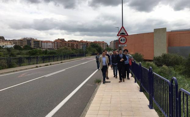 Visita a la zona recién arreglada.