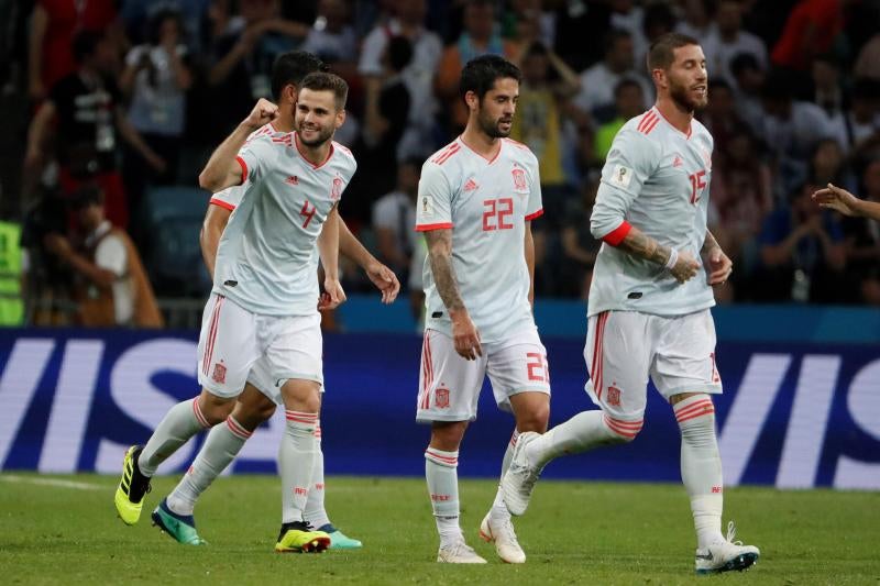 Fotos: Secuencia del golazo de Nacho ante Portugal