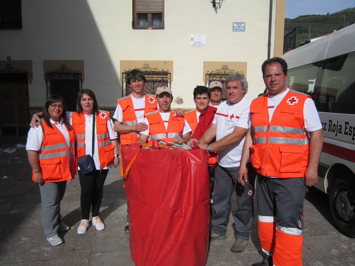 Unas 1.300 personas participaron en la suma de las dos marchas senderistas que recorrieron los montes de la Demanda. La 'Valle de Ezcaray. Memorial Javi Valgañón y Travesía infantil en una actividad organizada por los 'Amigos de Ezcaray'