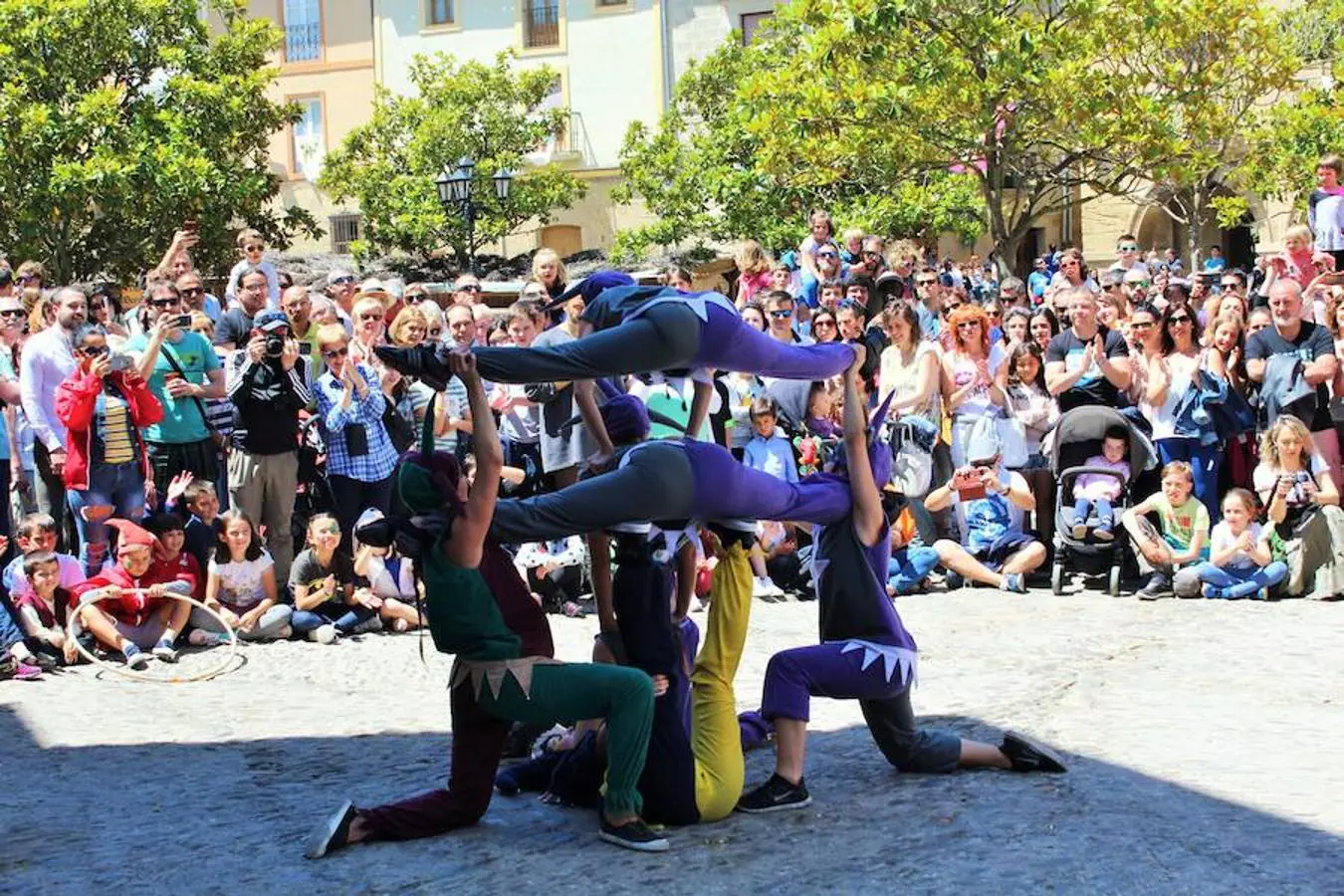 Briones ha vivido la segunda jornada medieval por su calles. Buenas ideas y propuestas de entretenimiento en una localización espectacular como es la monumental localidad riojalteña.