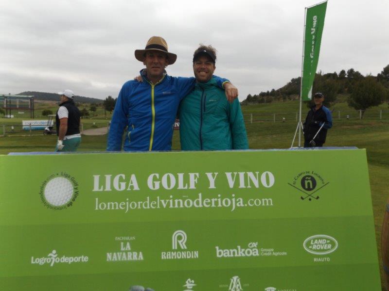 Los jugadores del Torneo Finca de los Arandinos posan antes de comenzar la jornada de juego.