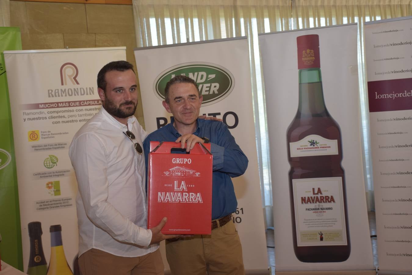 Los ganadores del torneo de la LIga de Golf y Vino recibieron sus premios.