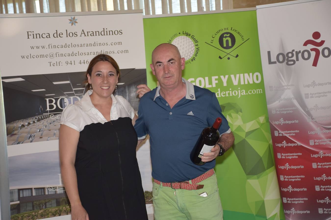 Los ganadores del torneo de la LIga de Golf y Vino recibieron sus premios.