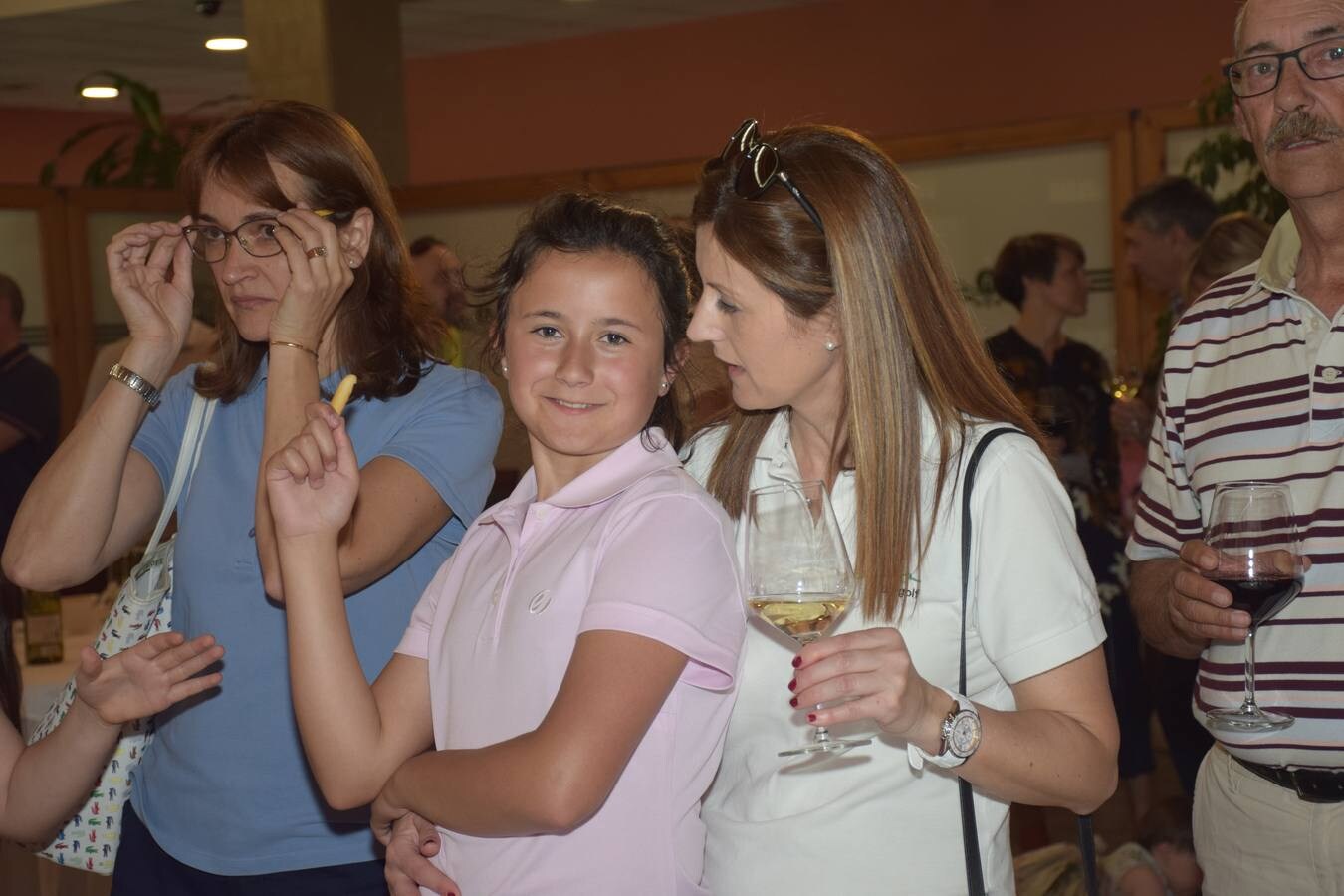 Los asistentes disfrutaron de la cata de los vinos de la Bodega Finca de los Arandinos, tras la jornada de juego.