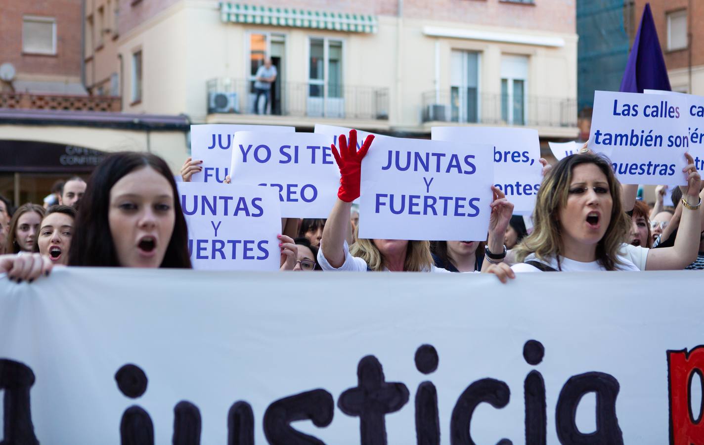 Fotos: Logroño se manifiesta contra la libertad de La Manada