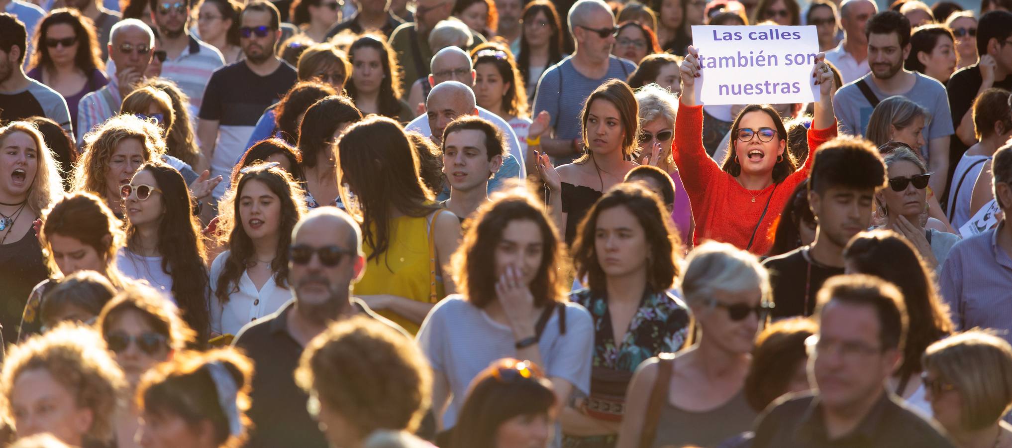 Fotos: Logroño se manifiesta contra la libertad de La Manada