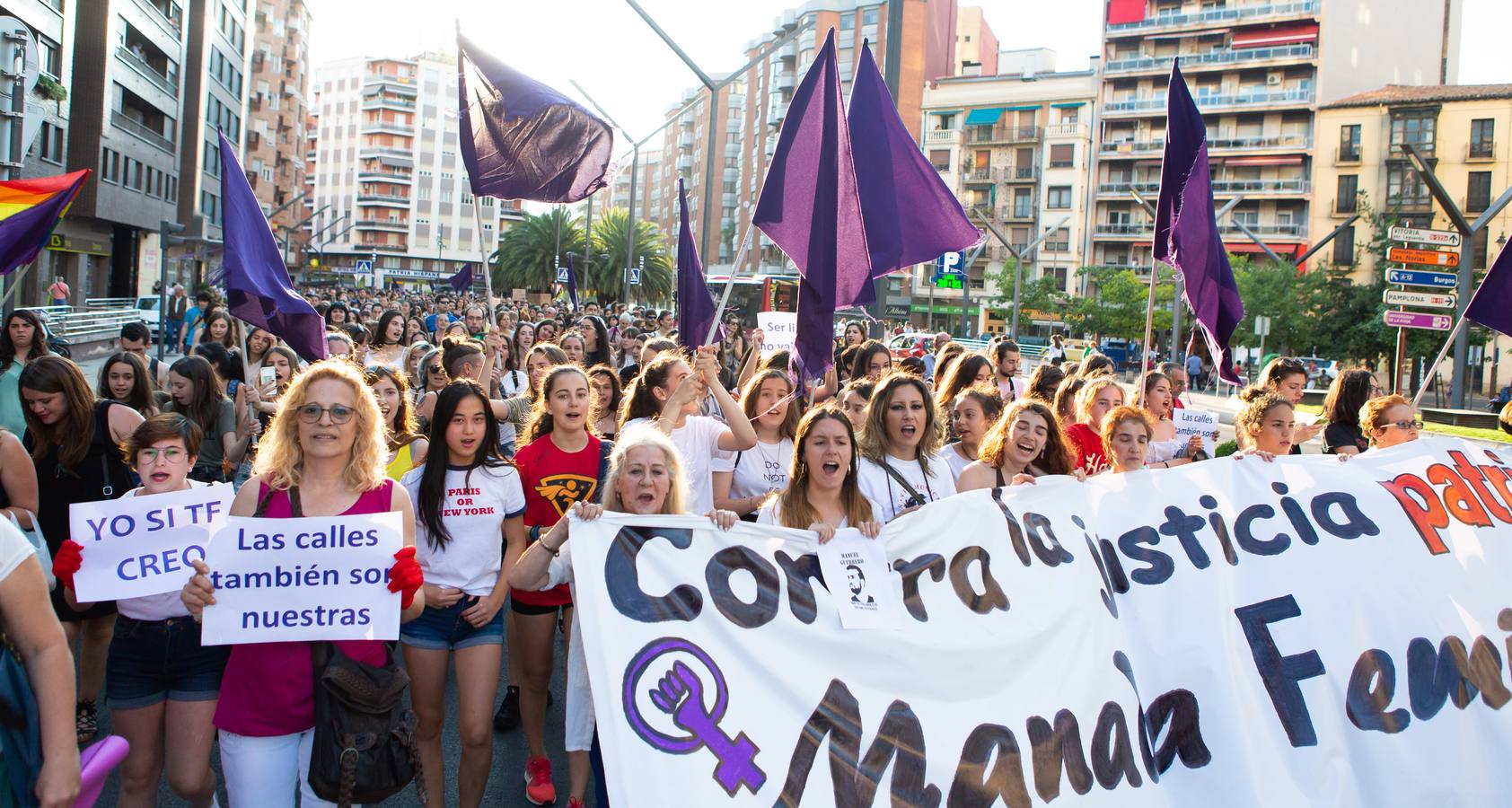 Fotos: Logroño se manifiesta contra la libertad de La Manada