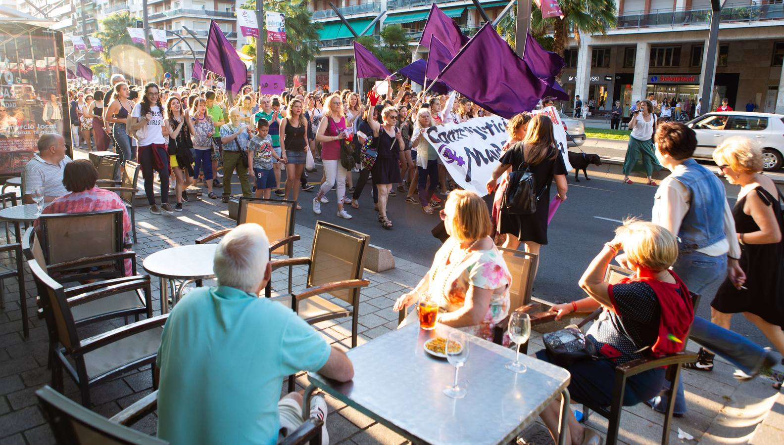 Fotos: Logroño se manifiesta contra la libertad de La Manada