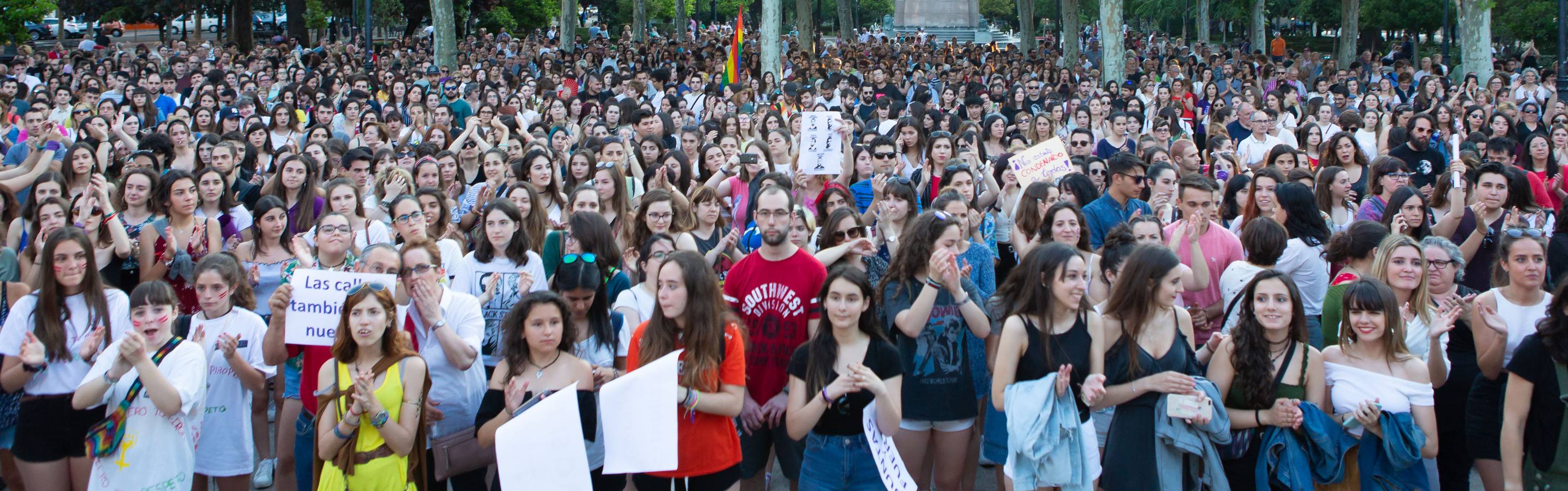 Fotos: Logroño se manifiesta contra la libertad de La Manada