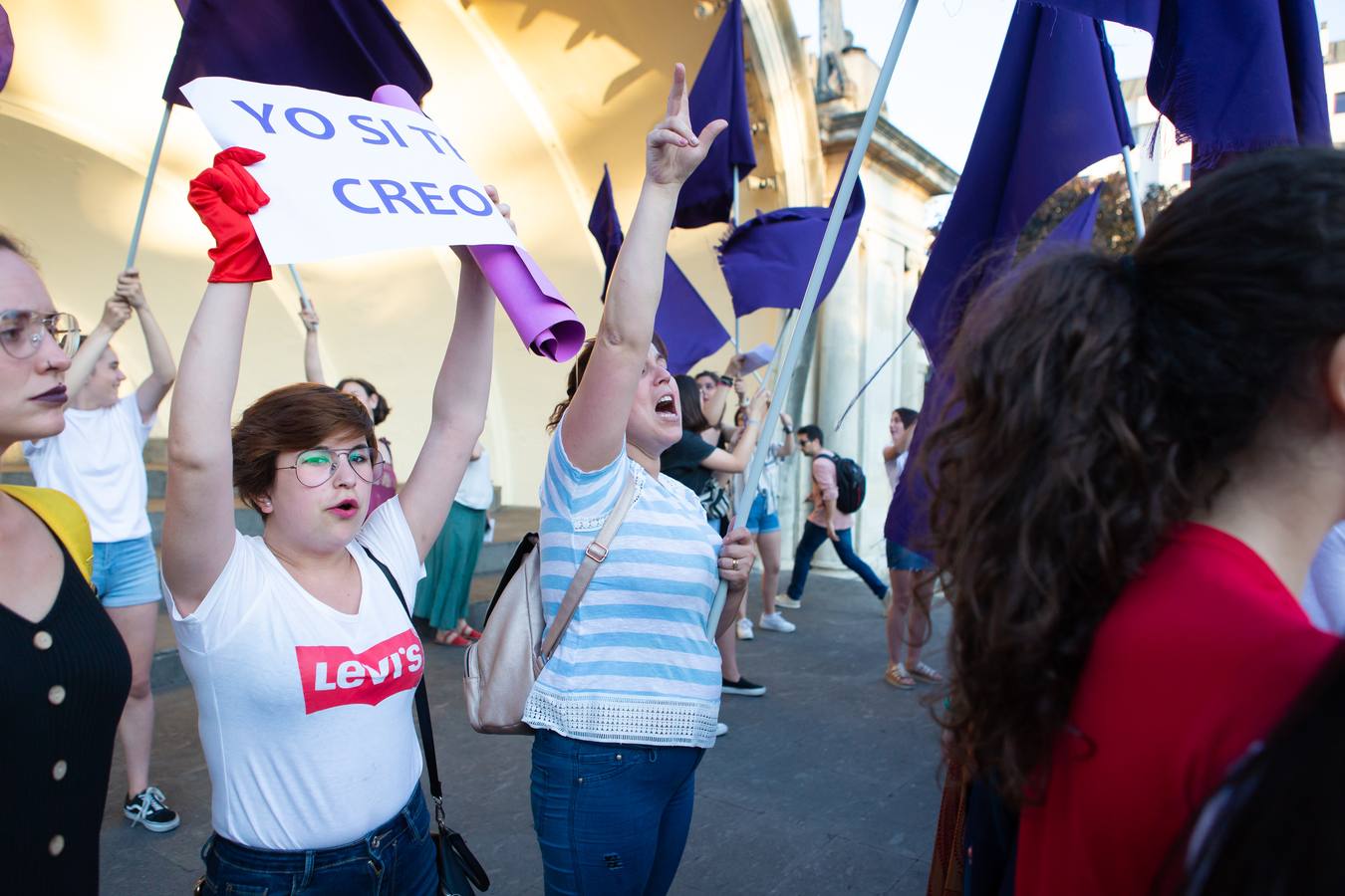 Fotos: Logroño se manifiesta contra la libertad de La Manada