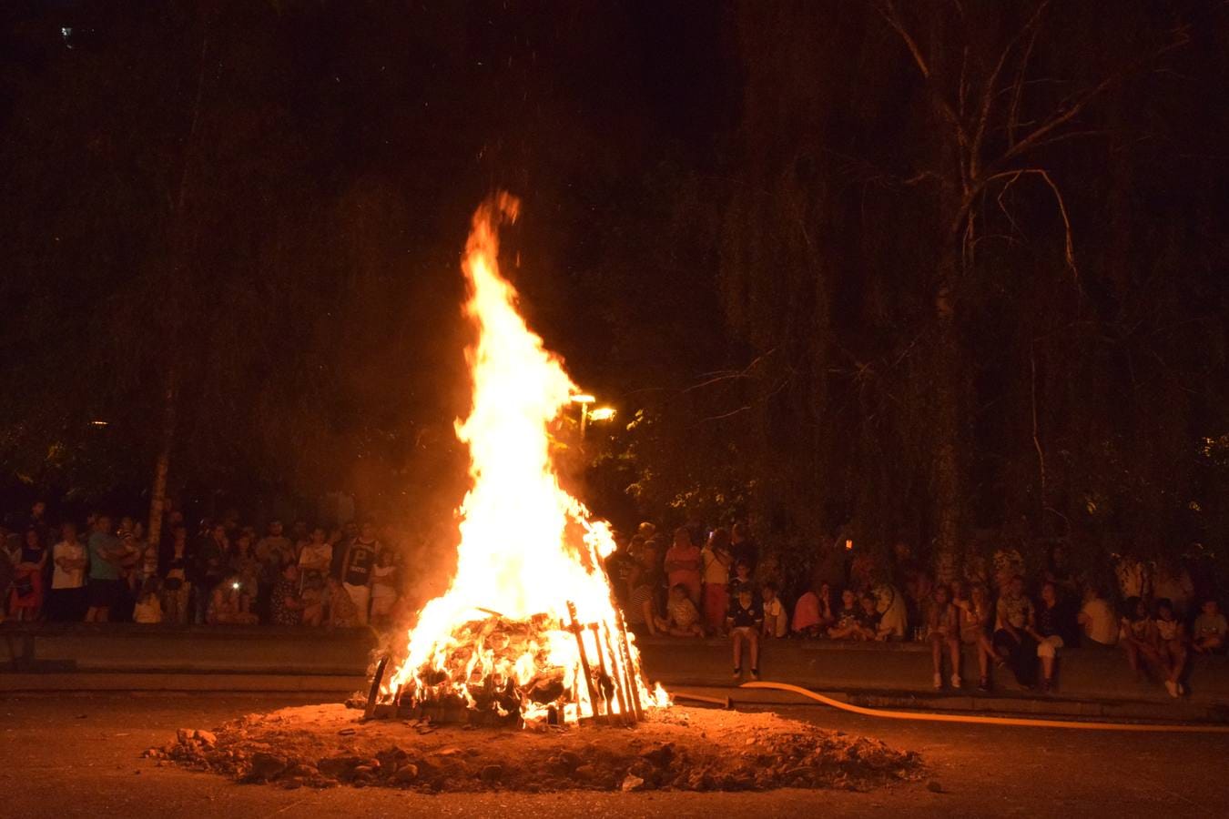 Fotos: Hogueras en Lobete