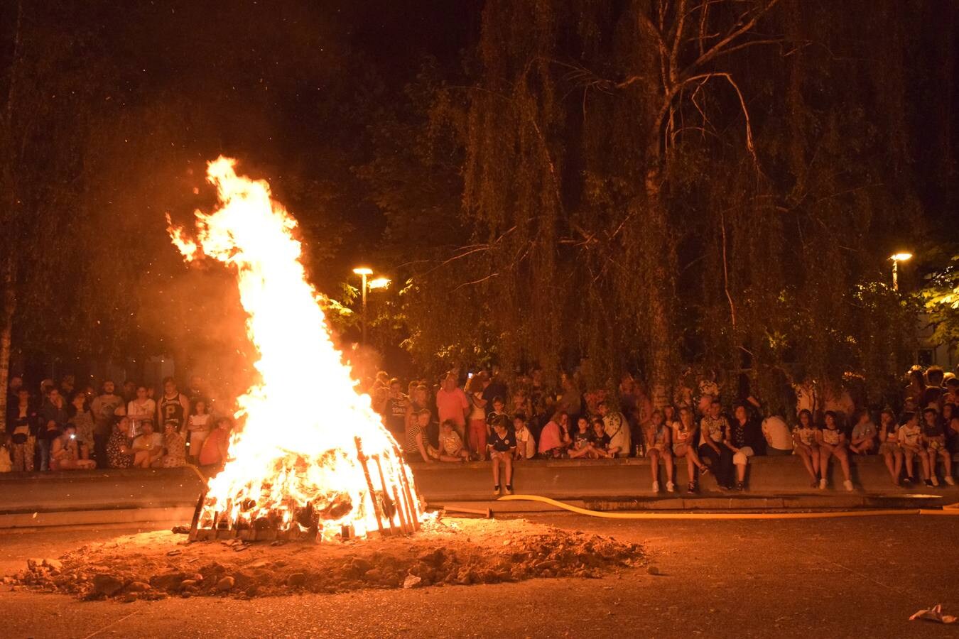 Fotos: Hogueras en Lobete