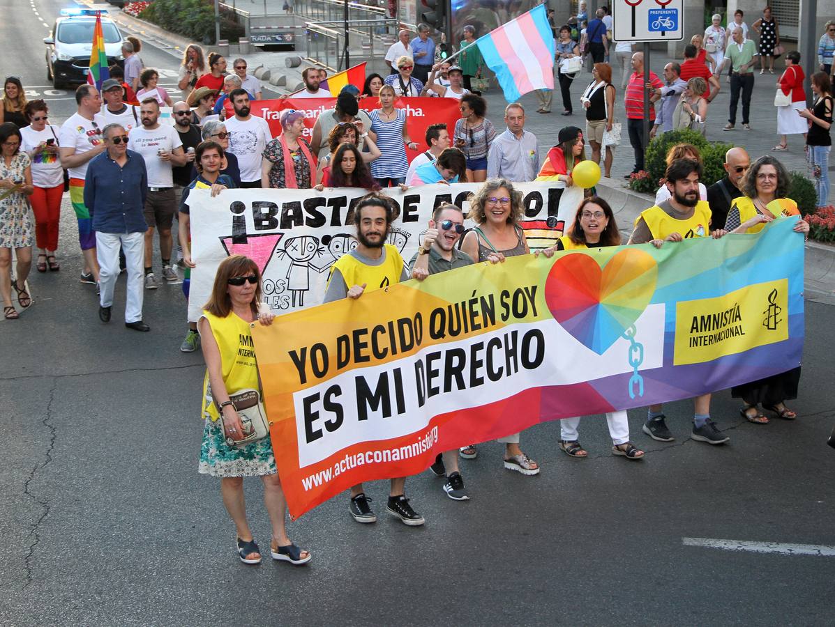 Fotos: Logroño se manifiesta por los derechos del colectivo LGTBI+