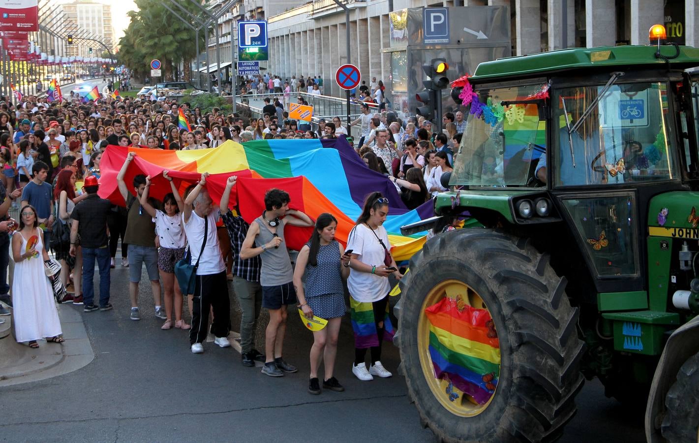 Fotos: Logroño se manifiesta por los derechos del colectivo LGTBI+