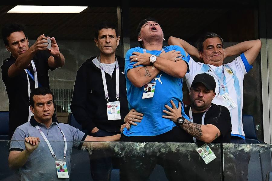 Fotos: El &#039;show&#039; de Maradona en el Nigeria-Argentina