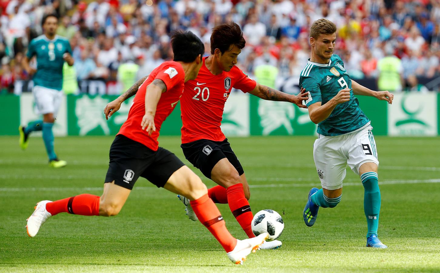 Corea del Sur venció a Alemania por 2-0 y selló el adiós de la campeona en Brasil al Mundial de Rusia.