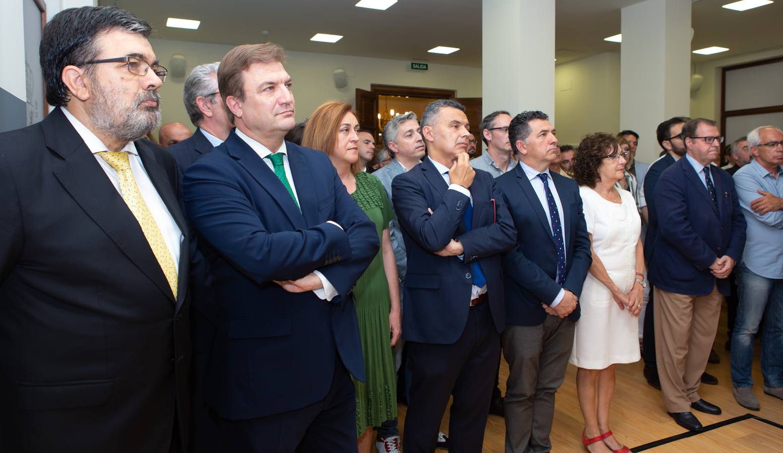 El nuevo delegado del Gobierno ha tomado posesión esta mañana en el edificio del Muro de la Mata de Logroño con toda una declaración de principios. «Yo amo a España», ha proclamado el socialista José Ignacio Pérez Sáenz, en la fase inicial de su intervención, ante un auditorio formado por una nutrida representación de la sociedad riojana, con el presidente José Ignacio Ceniceros a la cabeza, y repleto de militantes y altos cargos del PSOE, algunos de los cuales compartieron quehaceres con el titular de la Delegación del Gobierno cuando dominaba el otro palacete del Espolón, el de la Administración regional.