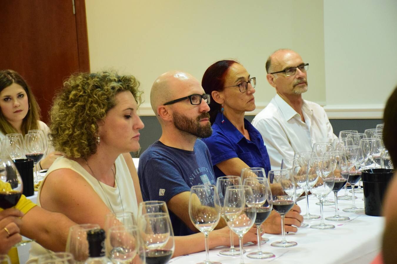 Fotos: José Gil, Bodegas Olmaza, y Miguel Eguíluz, Bodegas Cupani, protagonizaron el club de catas de lomejordelvinoderioja.com