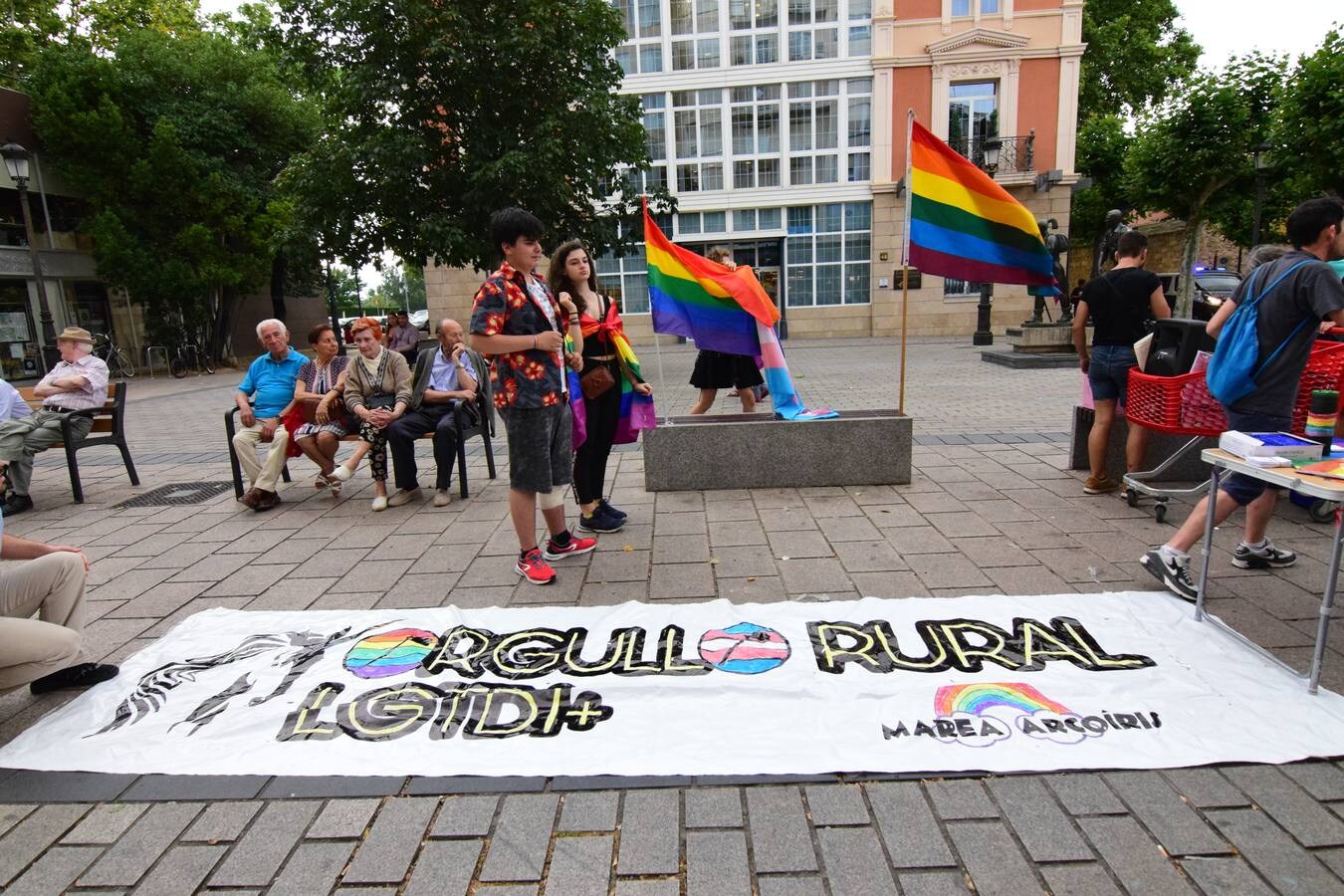 Fotos: La Rioja se suma a la conmemoración del Día Internacional del Orgullo LGTBI+