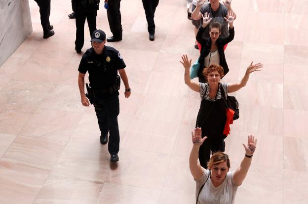 SARANDON, DETENIDA EN UNA PROTESTA CONTRA LA CASA BLANCA