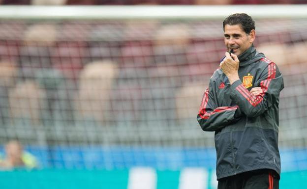 Fernando Hierro, en un entrenamiento.