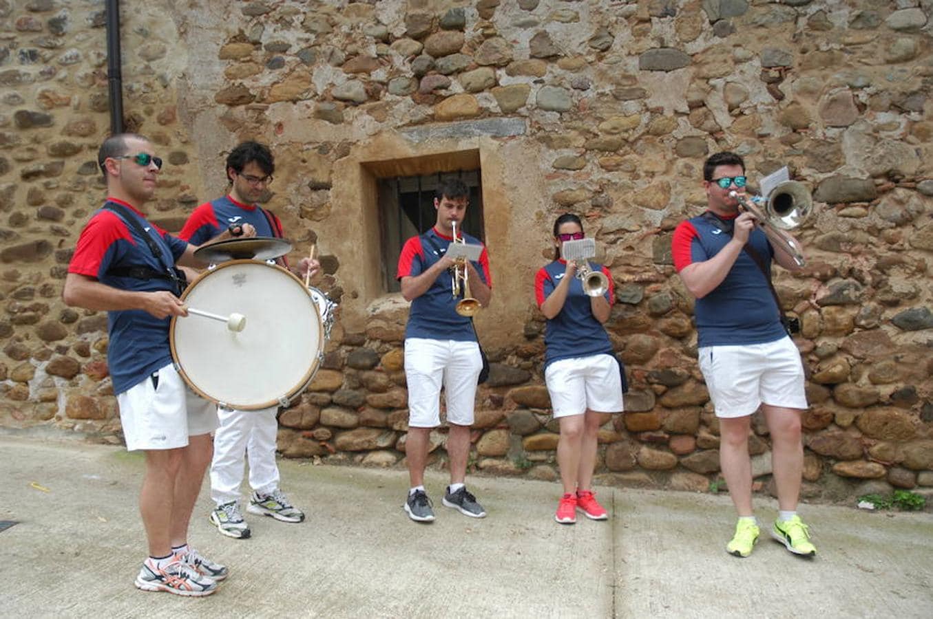 Imágenes correspondientes a la procesión de San Pedro en Aldealobos de Ocón