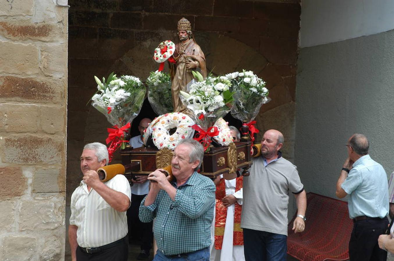 Imágenes correspondientes a la procesión de San Pedro en Aldealobos de Ocón