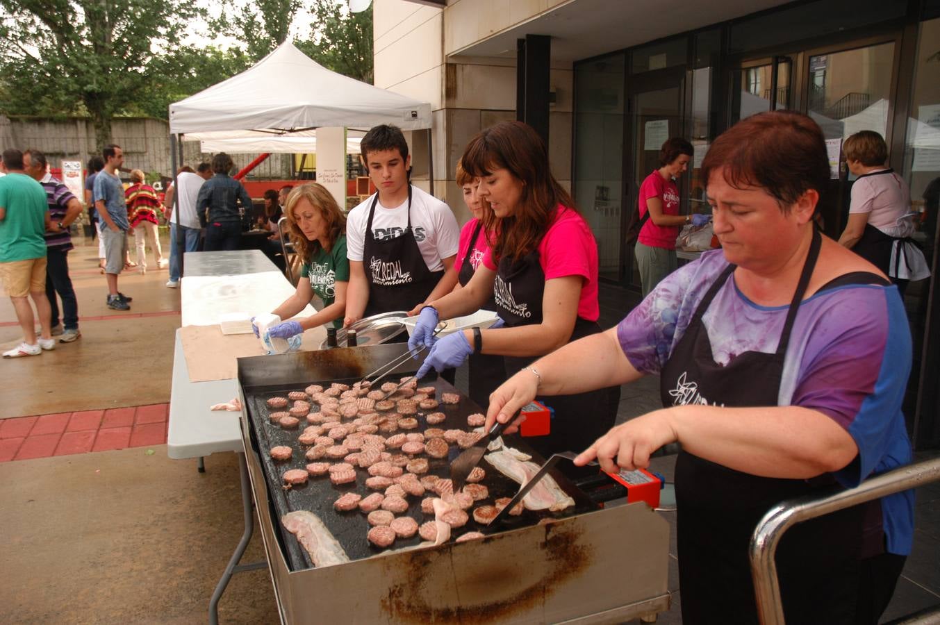 La localidad se une para catar vinos
