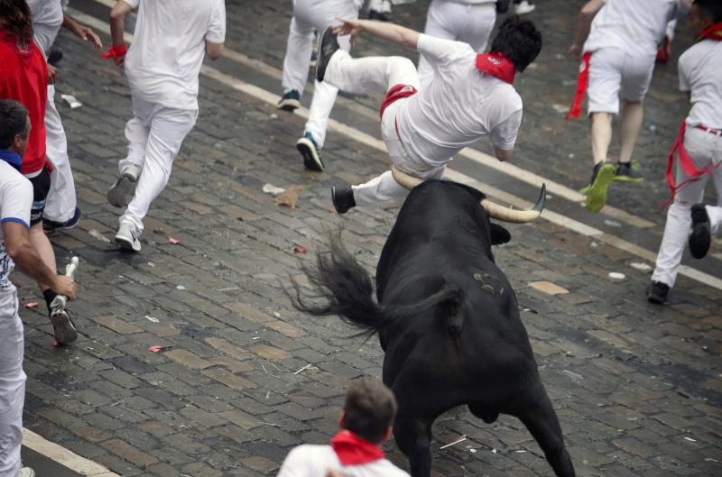 La carrera ha durado dos minutos y 54 segundos y ha sido tranquila, aunque ha habido momentos de peligro en Santo Domingo con los dos toros rezagados