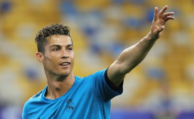 Cristiano Ronaldo, durante un entrenamiento con el Real Madrid. 