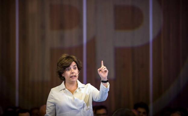 Soraya Saénz de Santamaría durante su visita a Cádiz. 