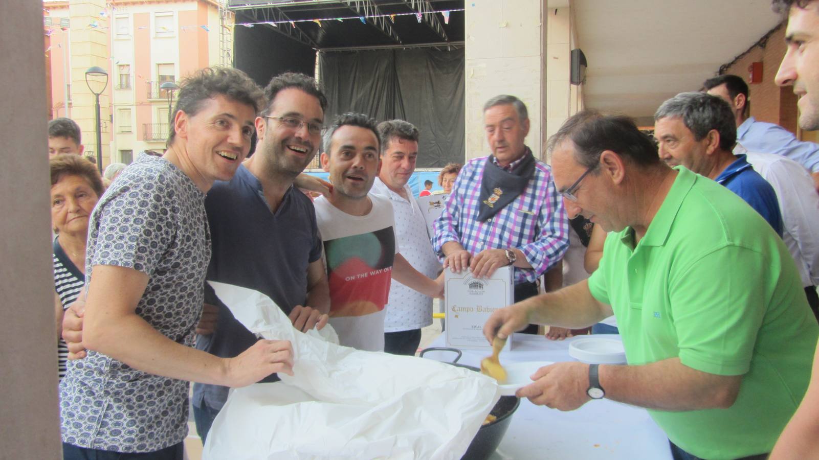 Fotos: Concurso de ranchos, que marca el final de las fiestas de San Pedro y San Marcial de Lardero