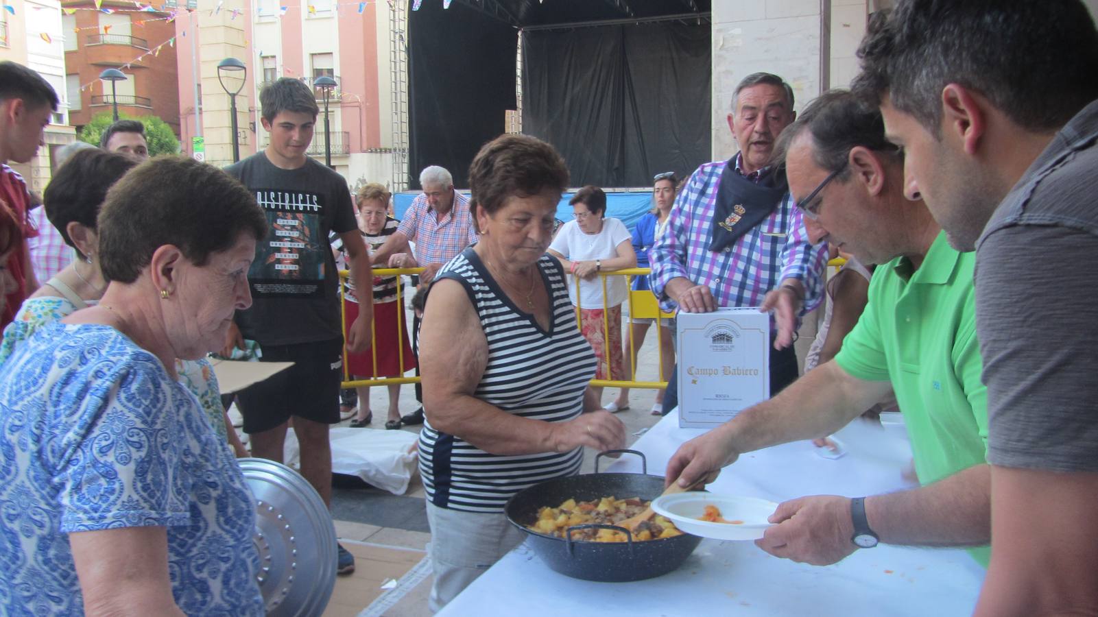 Fotos: Concurso de ranchos, que marca el final de las fiestas de San Pedro y San Marcial de Lardero