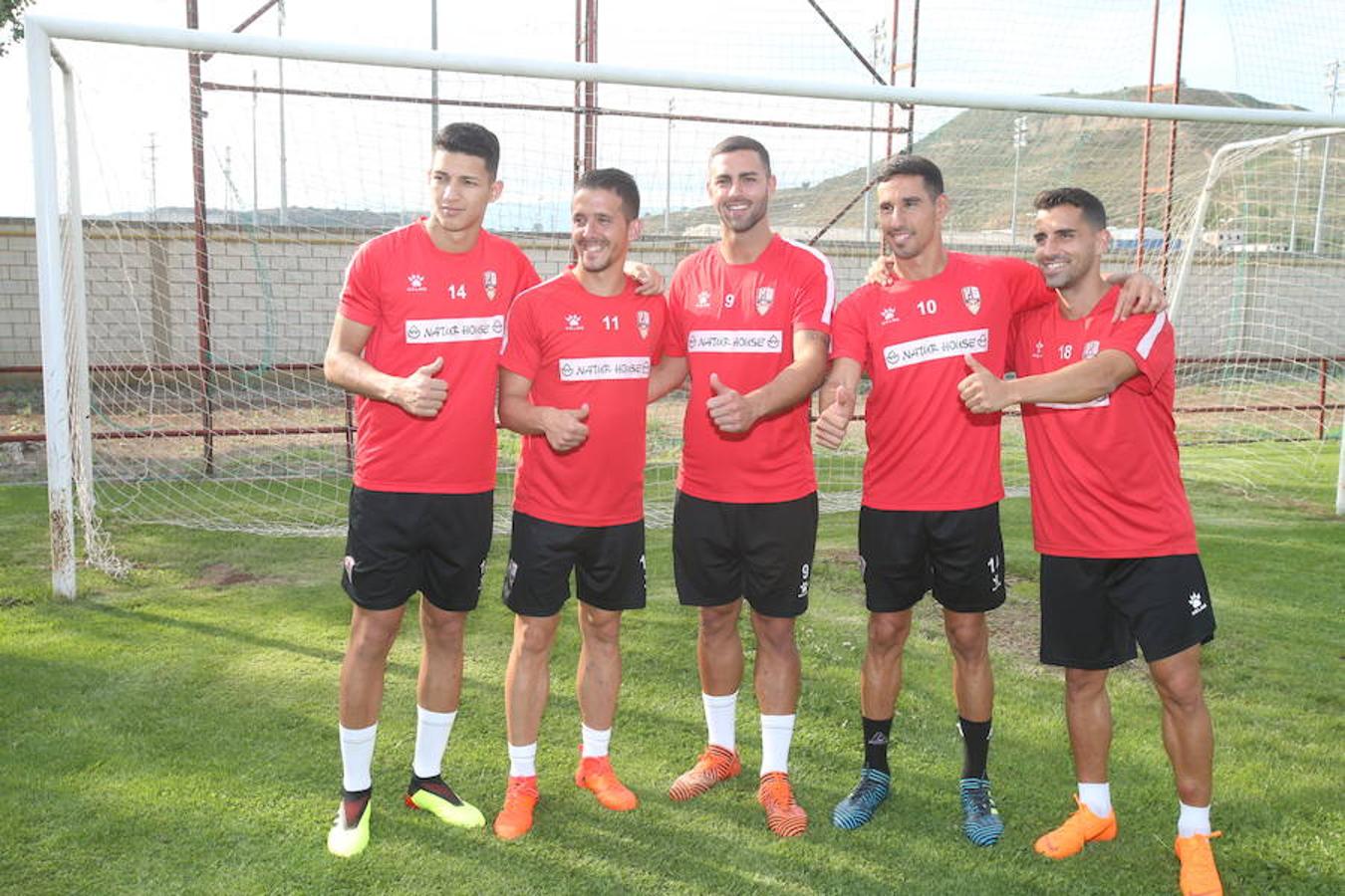 La UDL 2018/2019 se ha puesto en marcha. Con 17 jugadores en las filas del club han realizado las presentaciones a falta de completar una plantilla que, en principio, se ha diseñado para estar compensada y ser polivalente.