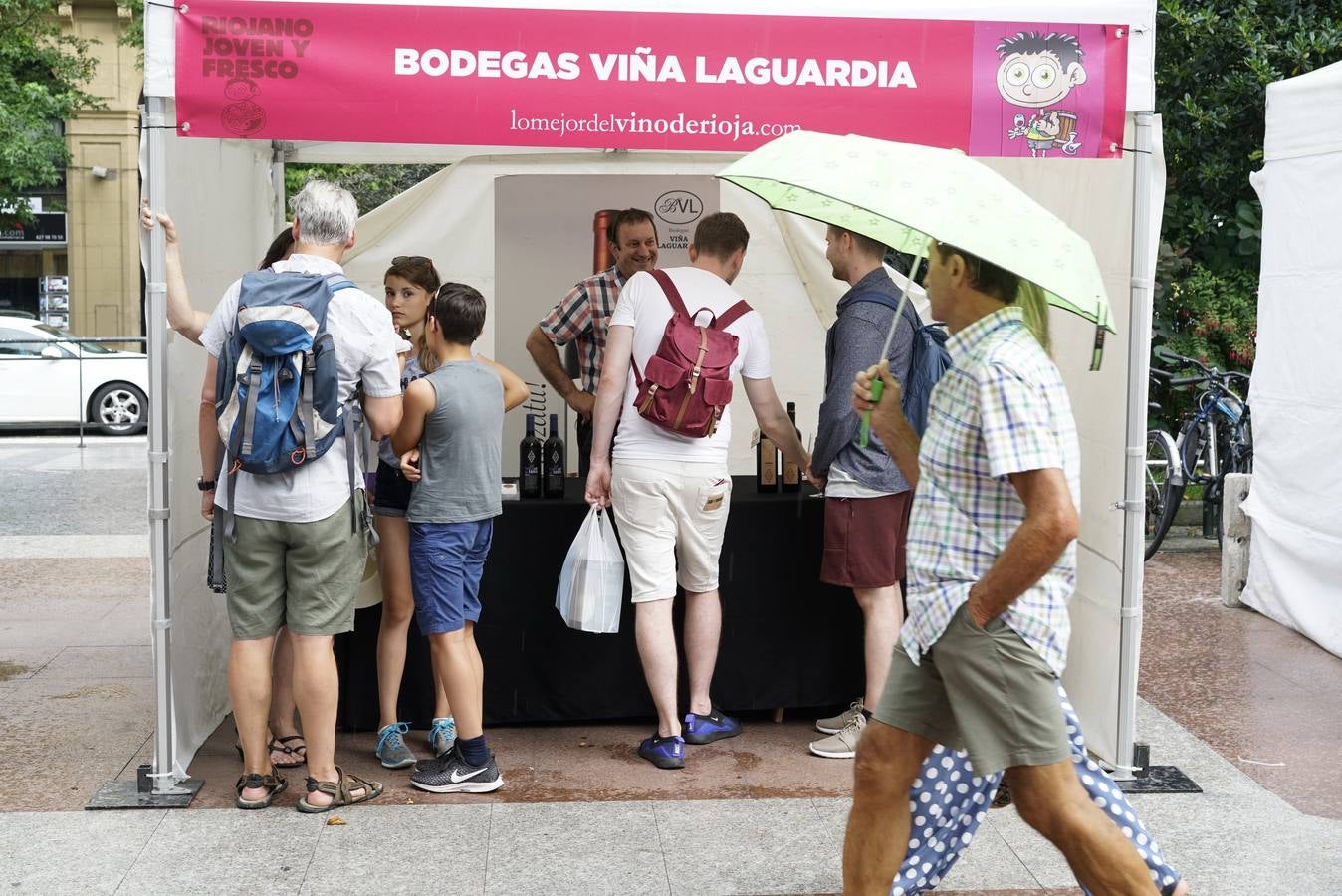 Las bodegas participantes pudieron mostrar sus vinos a los asistentes.