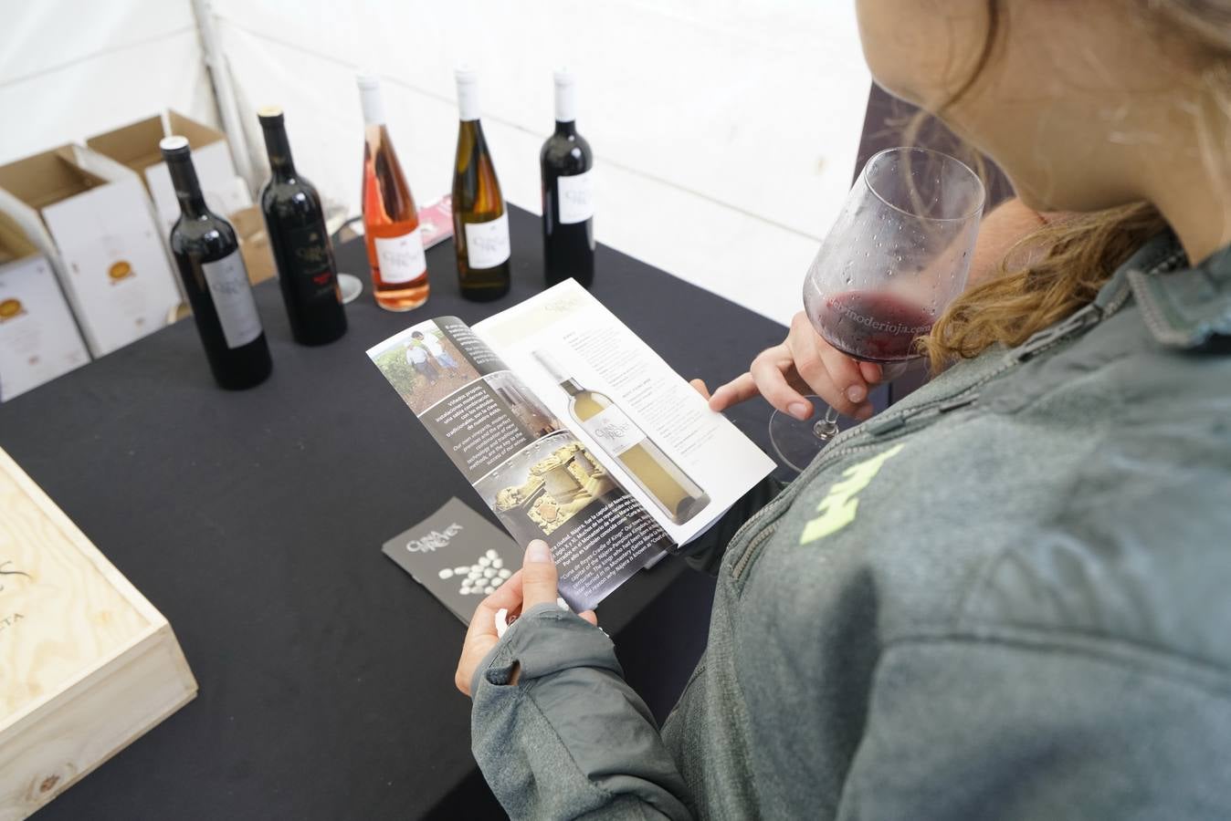 Centenares de personas probaron los vinos de Rioja en San Sebastián.