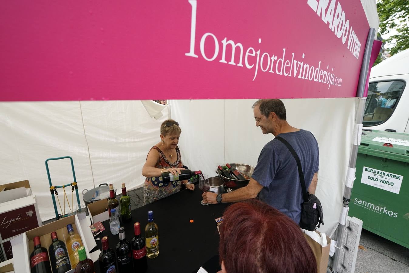 Centenares de personas probaron los vinos de Rioja en San Sebastián.