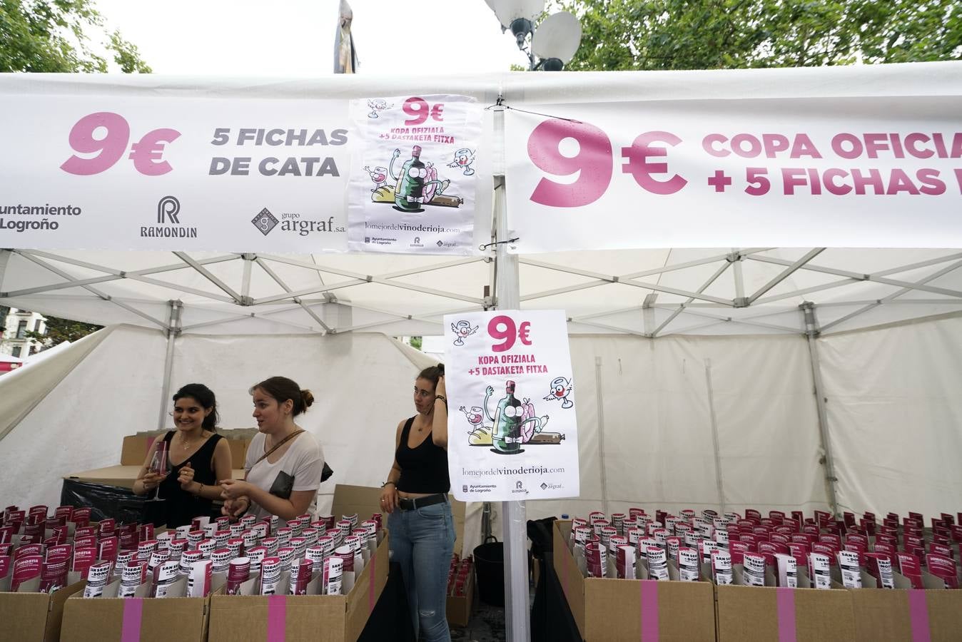 Centenares de personas probaron los vinos de Rioja en San Sebastián.