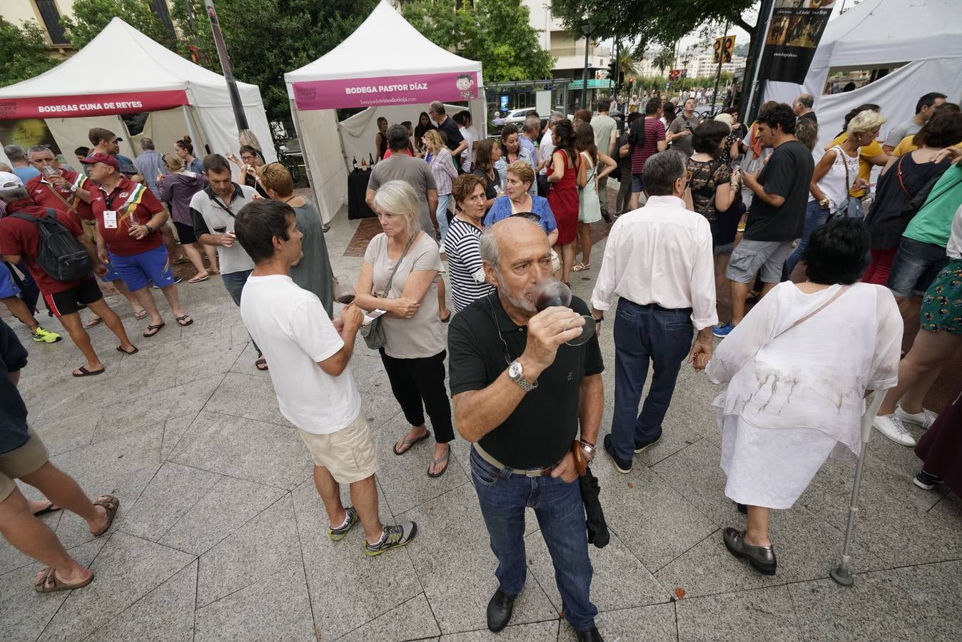 Centenares de personas probaron los vinos de Rioja en San Sebastián.