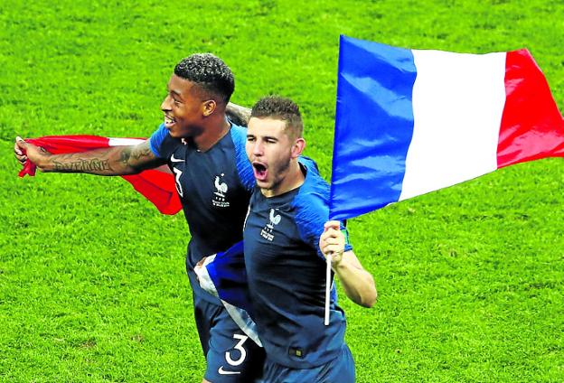 Presnel Kimpembe y Lucas Hernández. :: Maxim Shemetov / Reuters