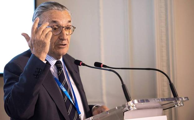 José María Marín Quemada interviene en un curso. 