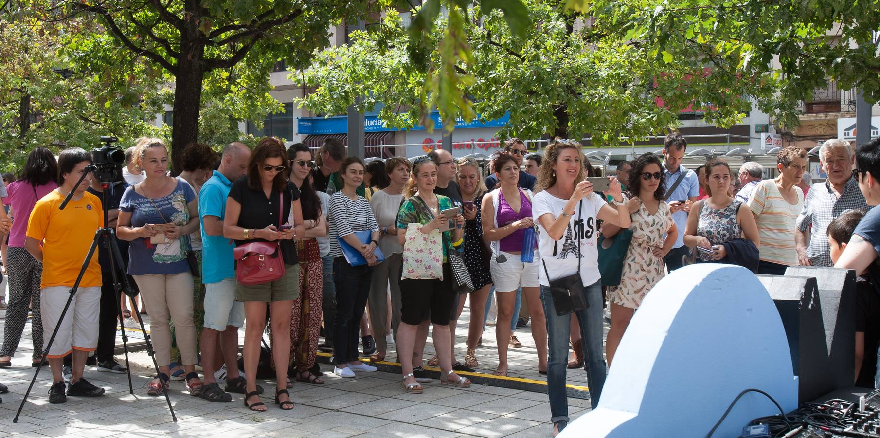 El festival ofrece una «micro píldora» de lo que será su programa, del 23 al 26 de agosto, con una fiesta matinal en la Gran Vía