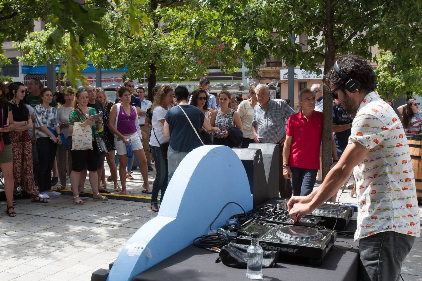 El festival ofrece una «micro píldora» de lo que será su programa, del 23 al 26 de agosto, con una fiesta matinal en la Gran Vía