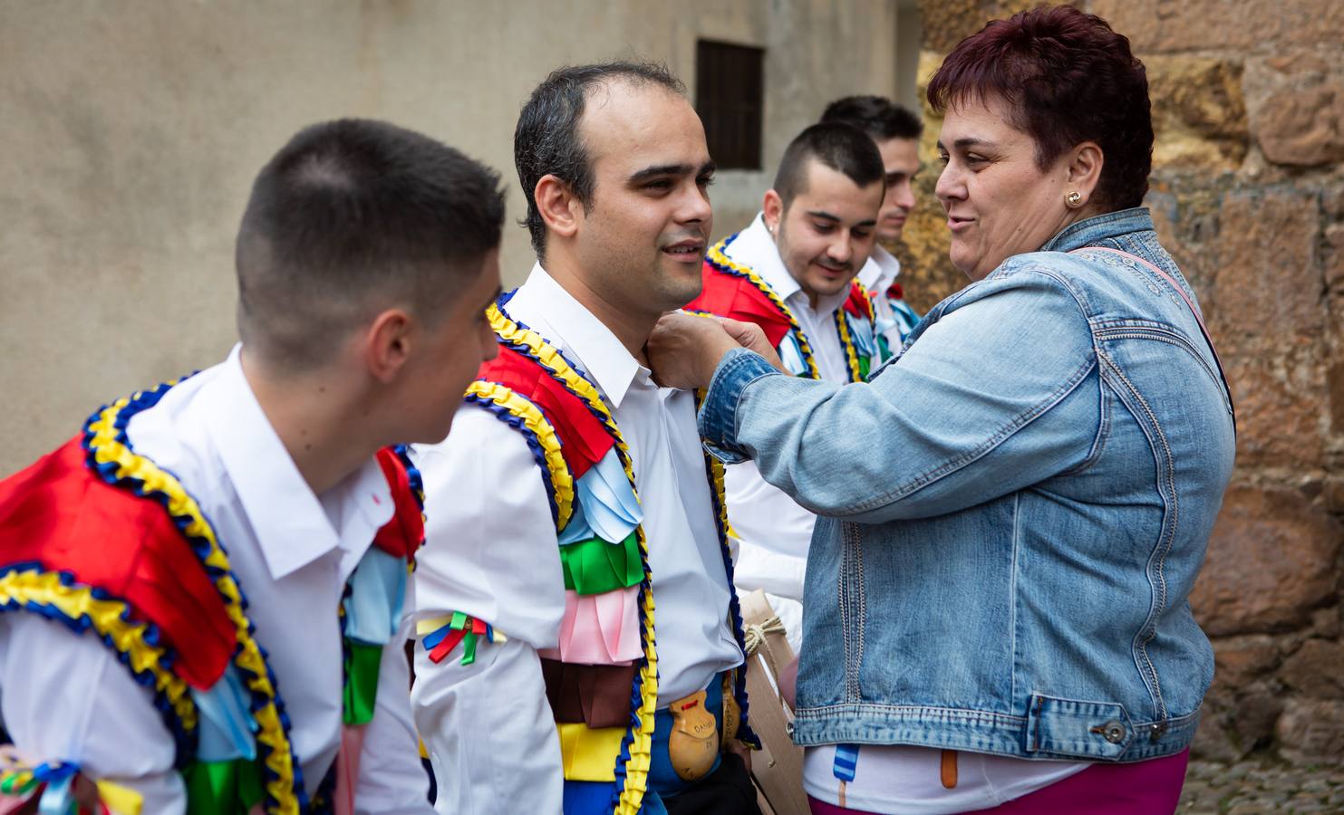 Fotos: Primera bajada de los danzadores de Anguiano 2018