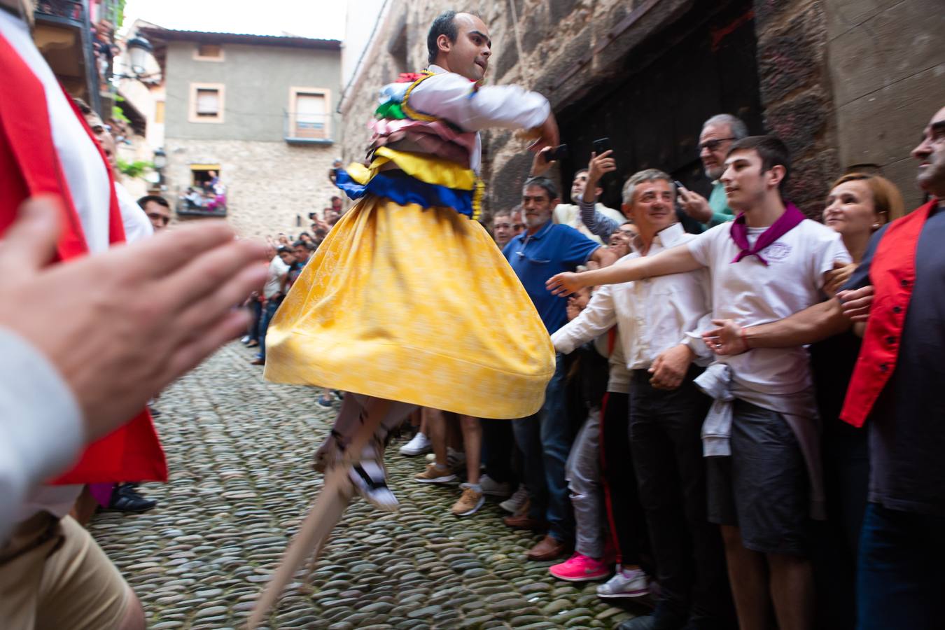 Fotos: Primera bajada de los danzadores de Anguiano 2018