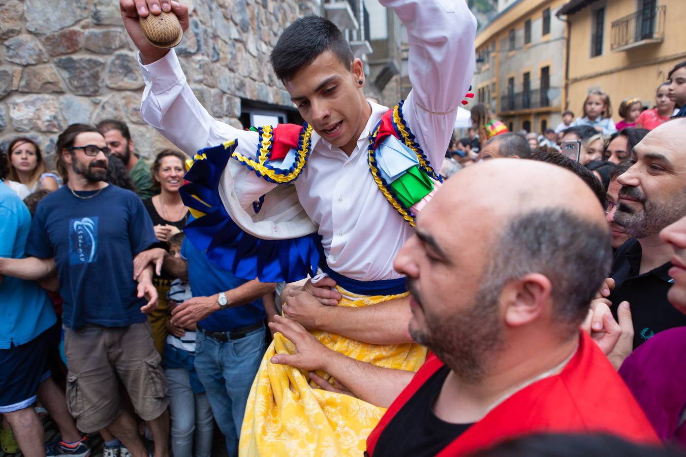 Fotos: Primera bajada de los danzadores de Anguiano 2018