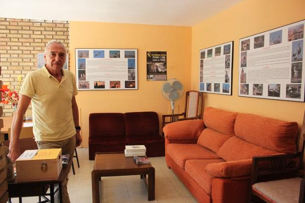 José Ignacio Jiménez Velilla muestra el nuevo salón del albergue de peregrinos de Alfaro. :: E.P.